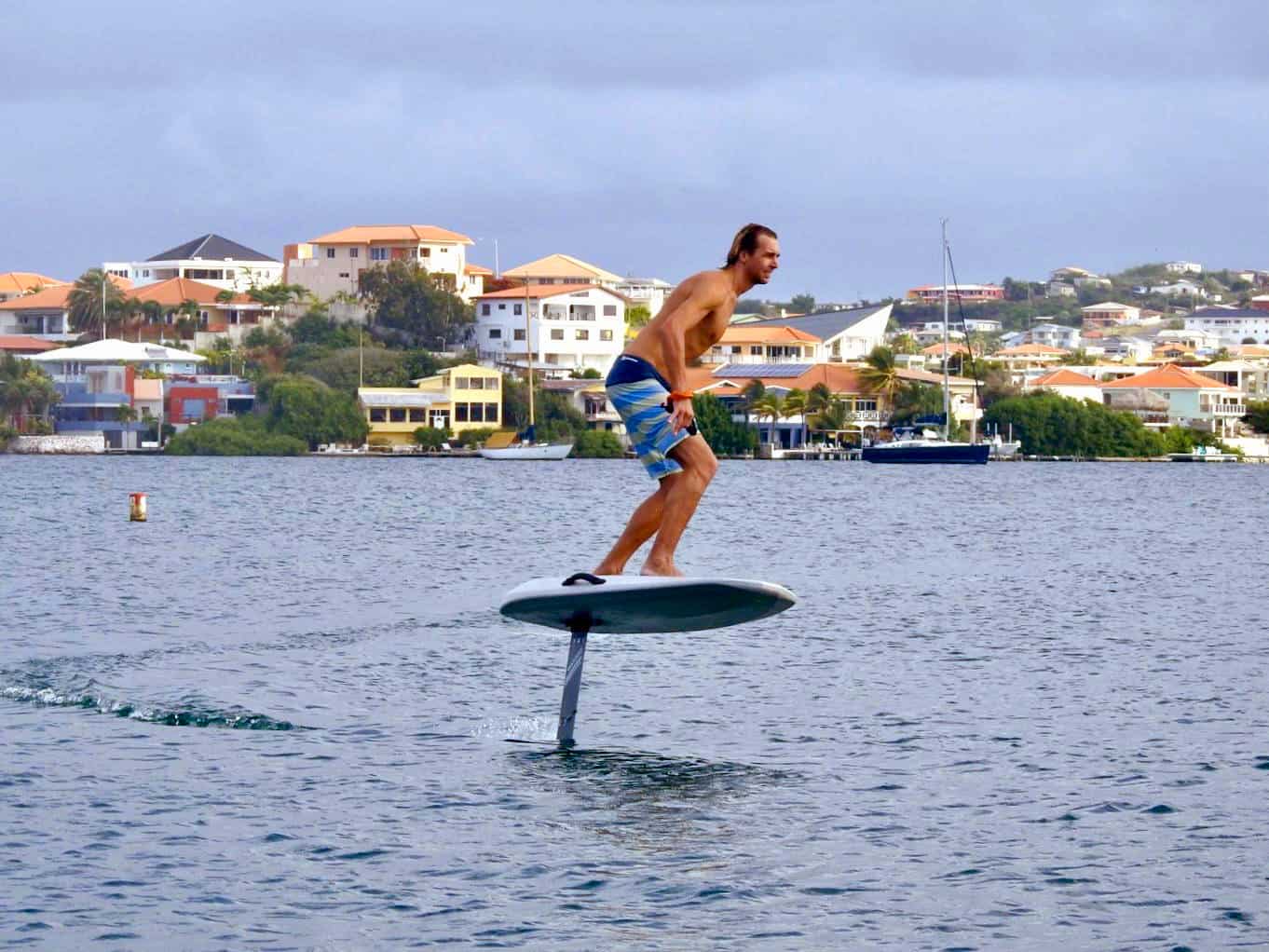 EFoil Surfing in Curaçao 4